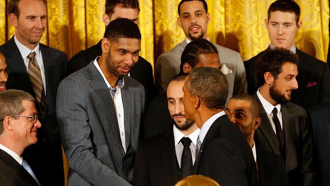 APP下载-蒂姆重返赛场，领先优势明显首场状态出色，热火观众沸腾！(炉石传说竞技场选牌技巧)