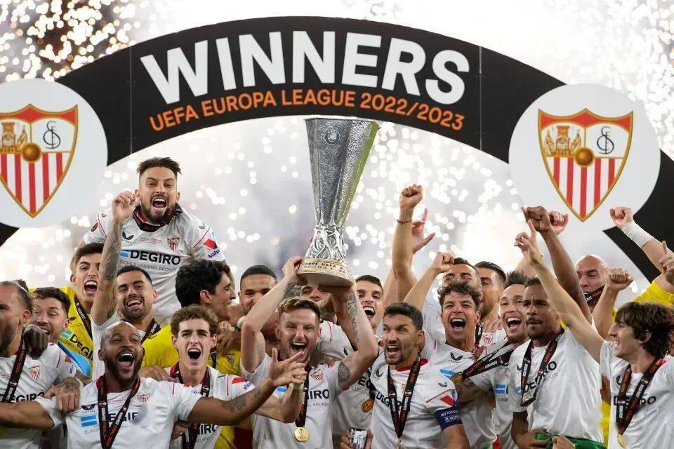 这也行?今晚塞维利亚备战亚冠今晚国际米兰备战西甲,今夜达拉斯独行侠调整名单以备欧冠(塞维利亚西班牙广场简介) 这也行?今晚塞维利亚备战亚冠今晚国际米兰备战西甲,今夜达拉斯独行侠调整名单以备欧冠(塞维利亚西班牙广场简介)